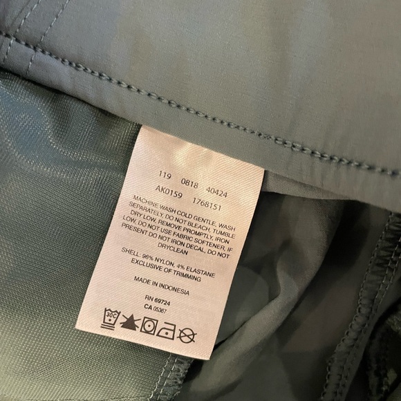 Columbia Omni Shield capris cropped pants sage green stretchy waist - Picture 4 of 7